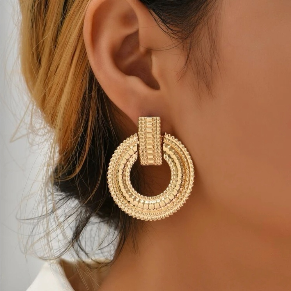 Modern Gold Earrings Round Hoops